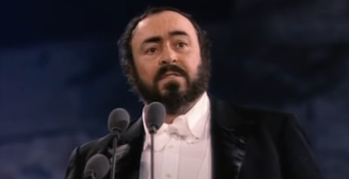 Luciano Pavarotti.png